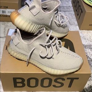Authentic ! Adidas Yeezy Boost 350 v2 Sesame’